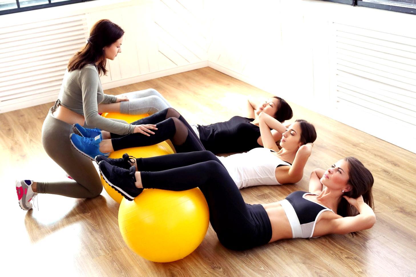 Процесс обучения стойке на руках